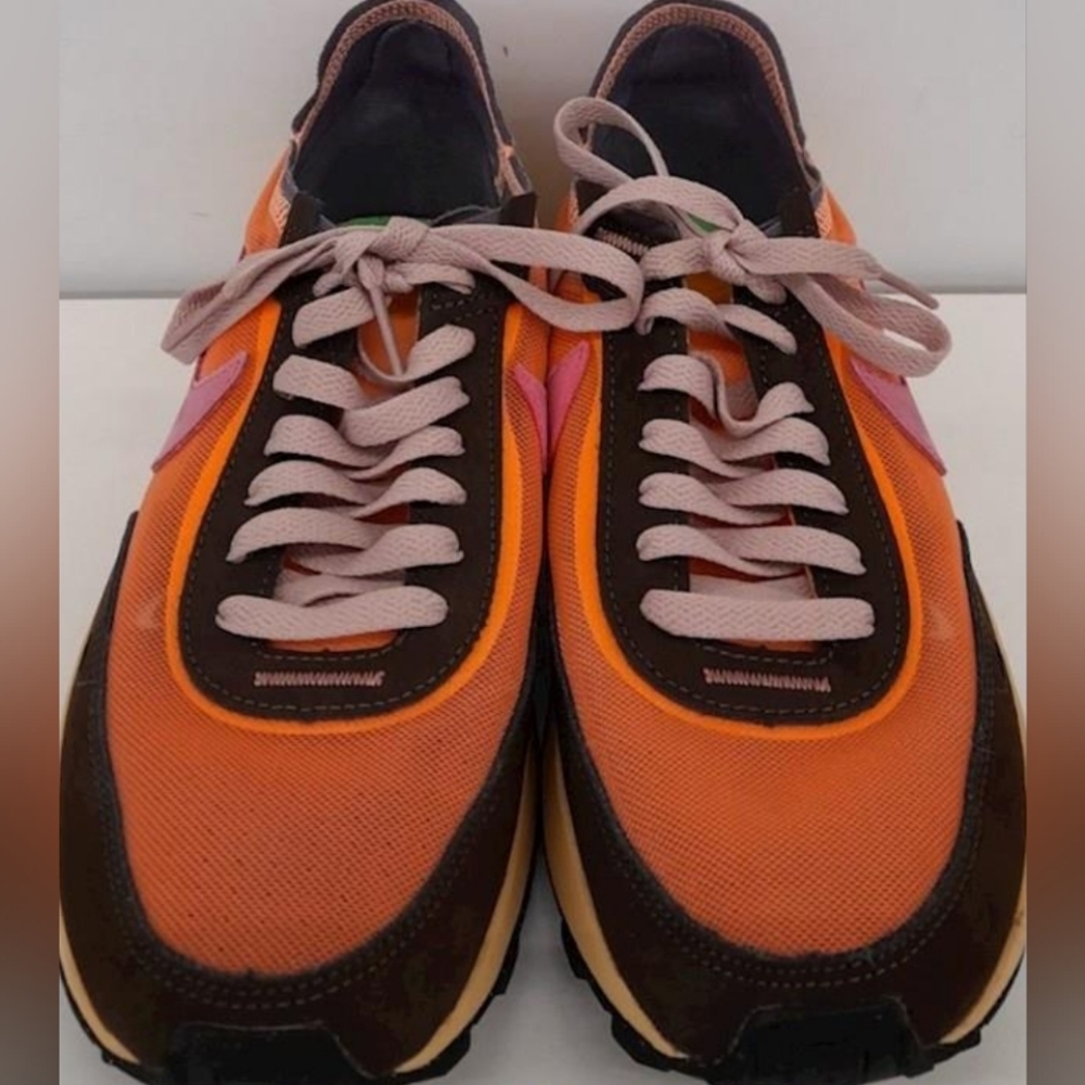 Nike Waffle One "Active Fuchsia" Sneakers Size 8 Like New MSRP 100  - Picture 3 of 7